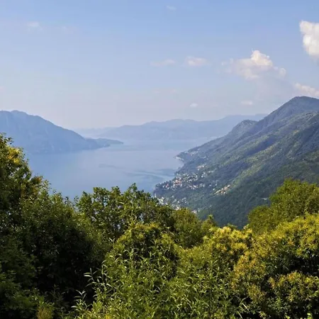 Holiday home Romantic House By Maggiore With Garden