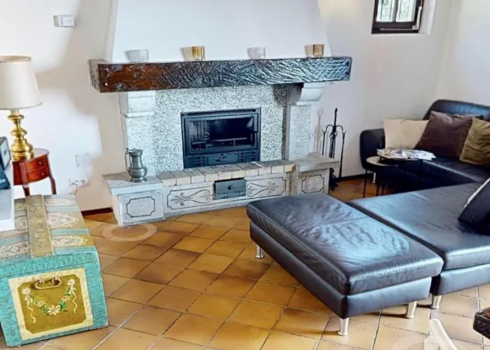 Semesterbostad Romantic House By Maggiore With Garden Trarego Viggiona